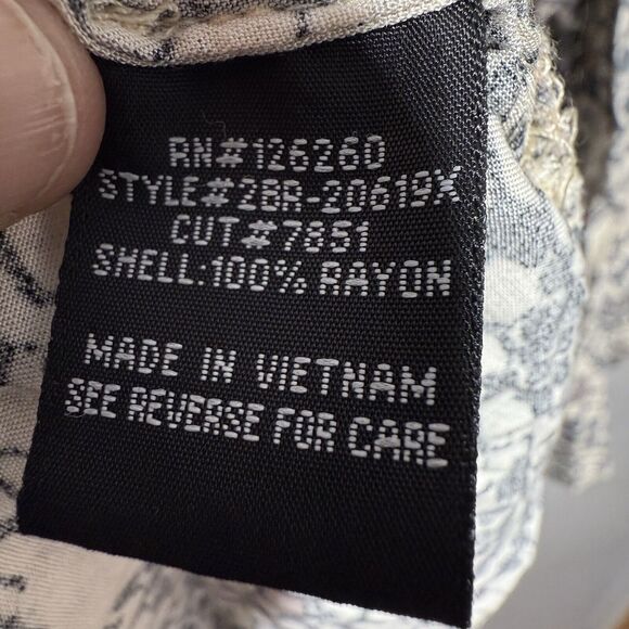 Velvet Heart Button-Up Blouse Beige & Gray Snake Print Women’s Size 2X - Picture 9 of 11